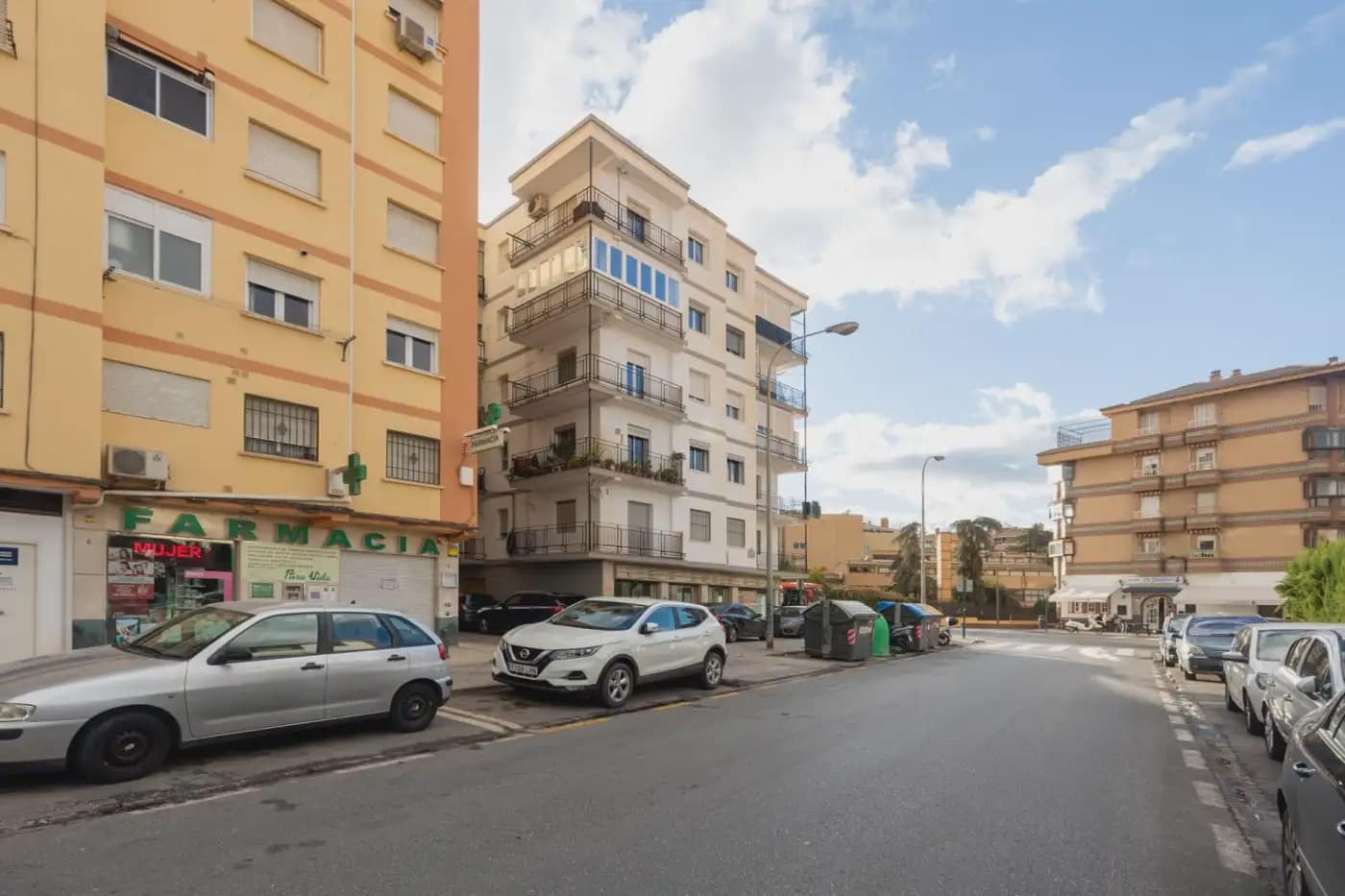 Commercieel te koop in Granada stad - € 299.000 (Ref: 9837015)