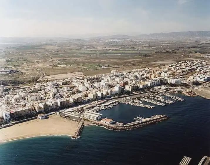 Flat for sale in Garrucha with garage - € 275,000 (Ref: 9837017)