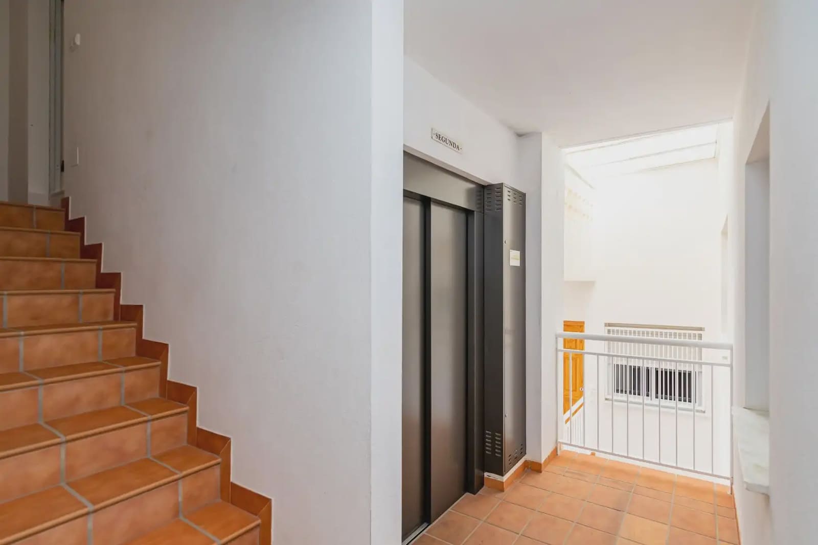 Flat for sale in Garrucha with garage - € 275,000 (Ref: 9837017)