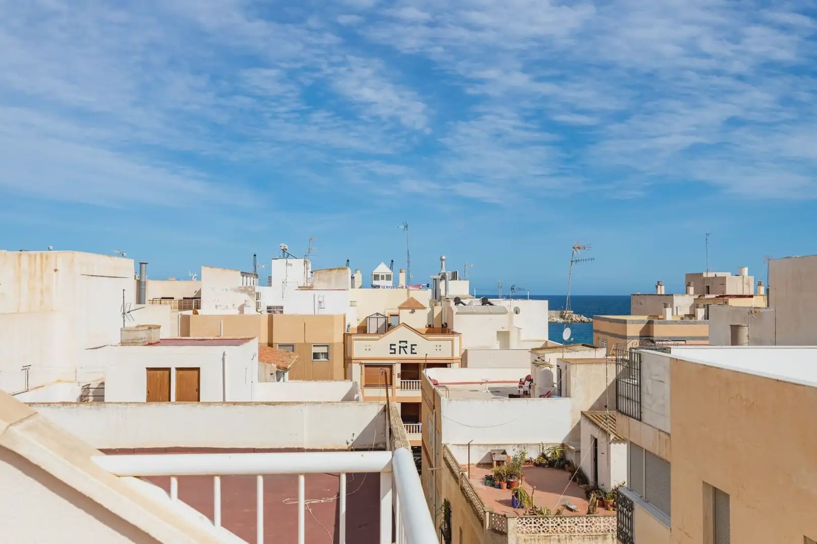 Flat for sale in Garrucha with garage - € 275,000 (Ref: 9837017)