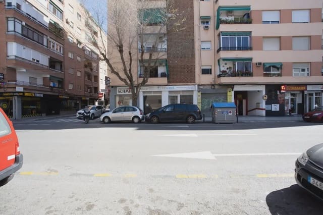 Gewerbe zu verkaufen in Camino de Ronda - Rosaleda, Granada Stadt - 125.000 € (Ref: 9837018)