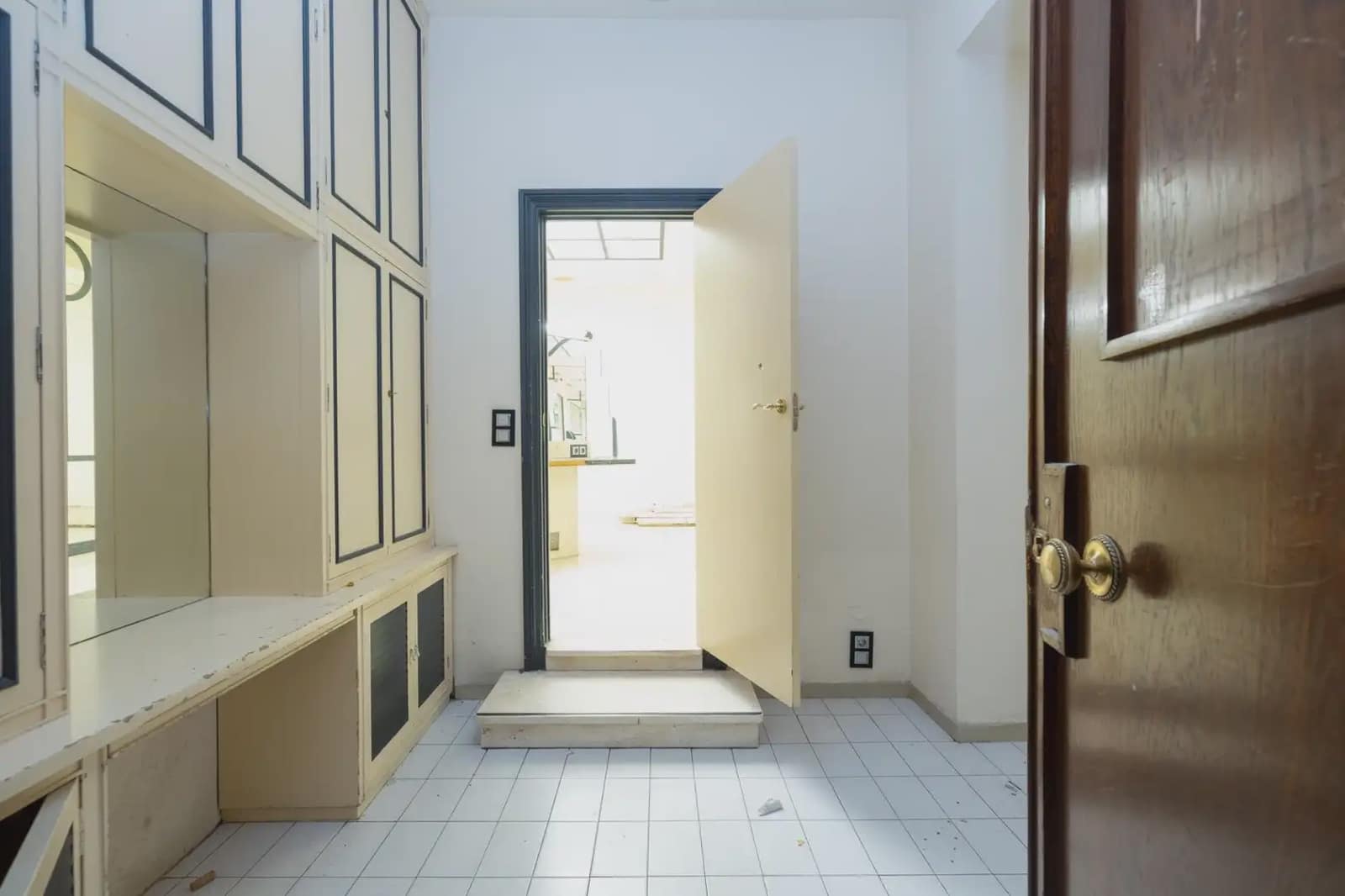 Local Comercial en Granada ciudad en venta - 295.000 € (Ref: 9837023)
