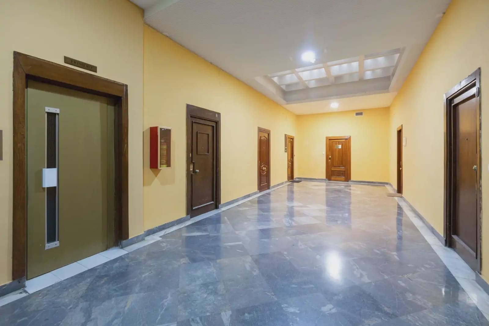 Local Comercial en Granada ciudad en venta - 295.000 € (Ref: 9837023)