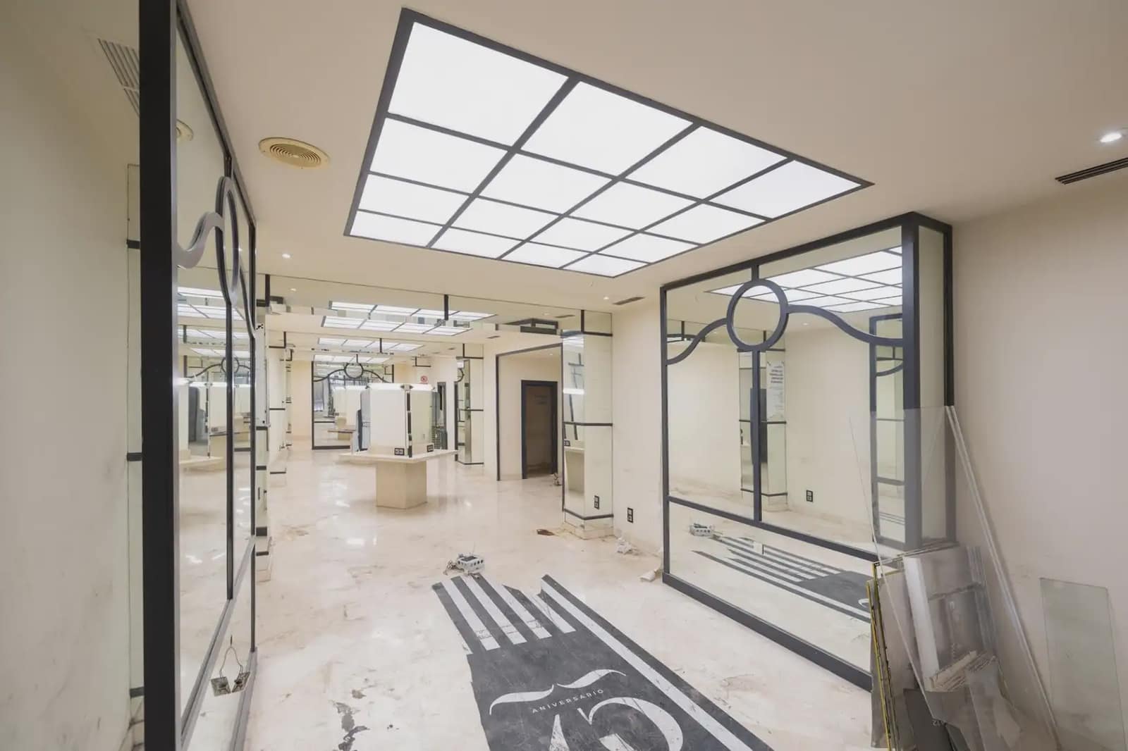 Local Comercial en Granada ciudad en venta - 295.000 € (Ref: 9837023)