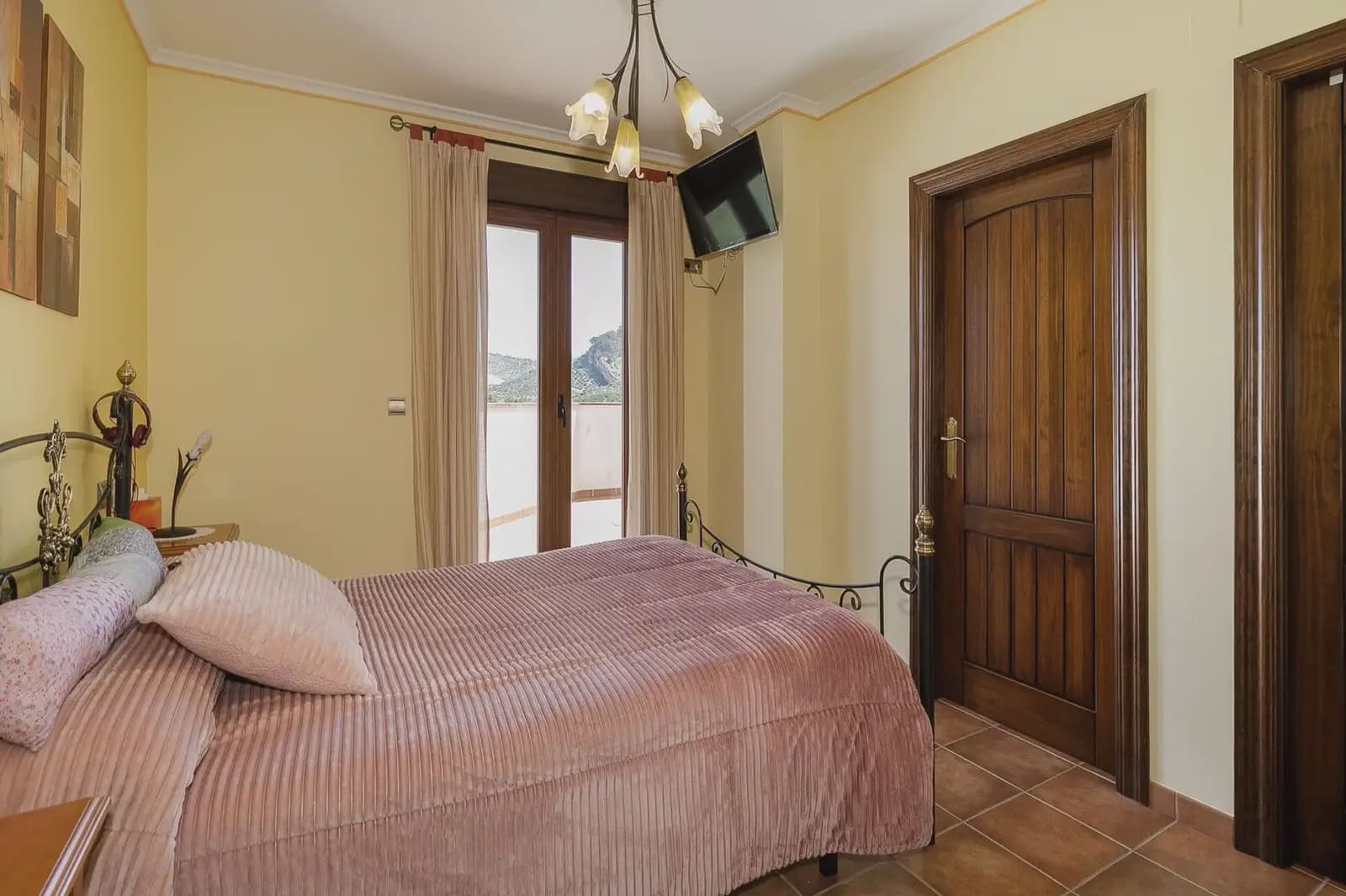Finca/Country House for sale in Montefrio with pool garage - € 790,000 (Ref: 9837025)