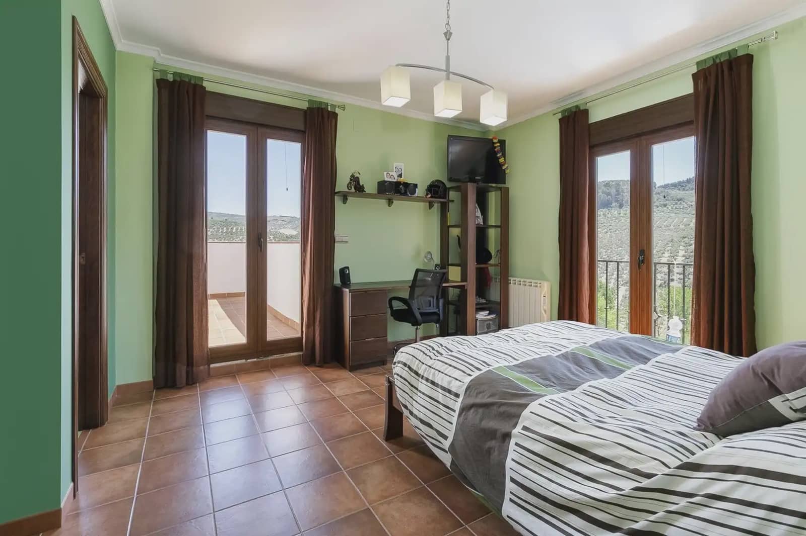 Finca/Country House for sale in Montefrio with pool garage - € 790,000 (Ref: 9837025)