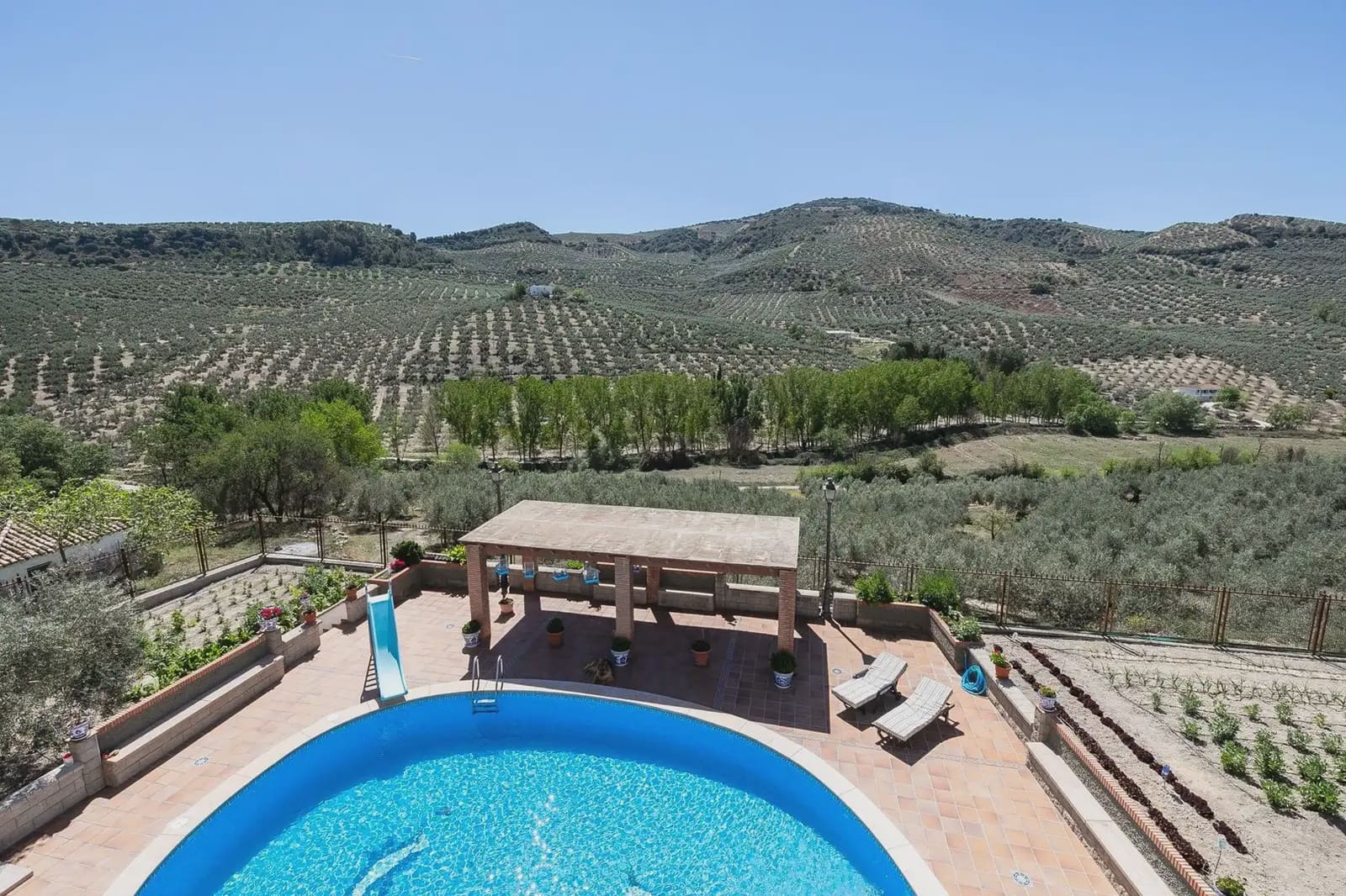 Finca/Country House for sale in Montefrio with pool garage - € 790,000 (Ref: 9837025)