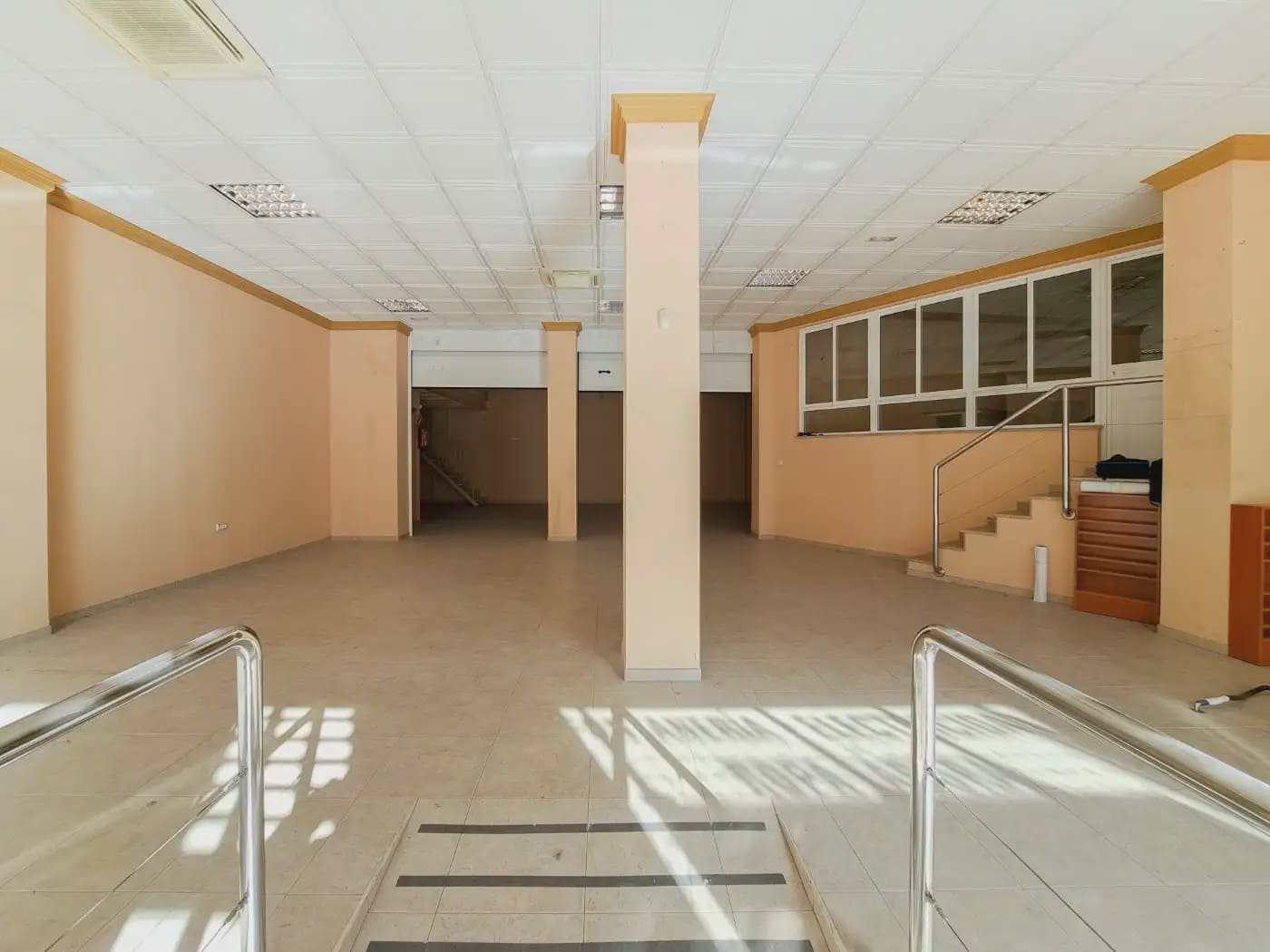 Local Comercial en Rincón de la Victoria en venta - 450.000 € (Ref: 9837026)