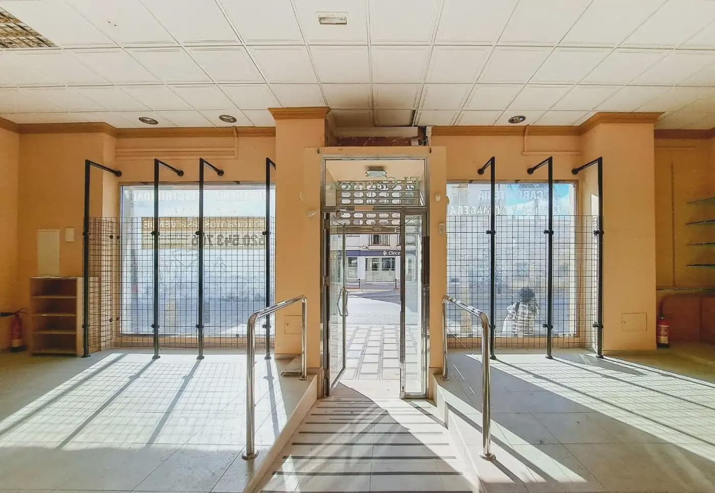 Local Comercial en Rincón de la Victoria en venta - 450.000 € (Ref: 9837026)