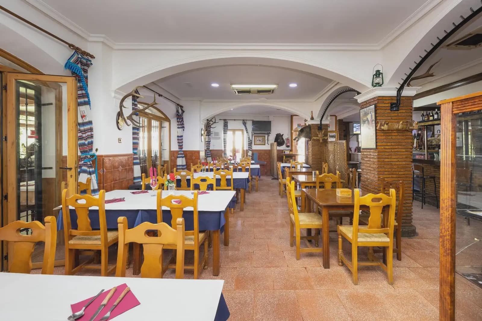 Virksomhed til salg i Ventas de Huelma - € 549.000 (Ref: 9837027)