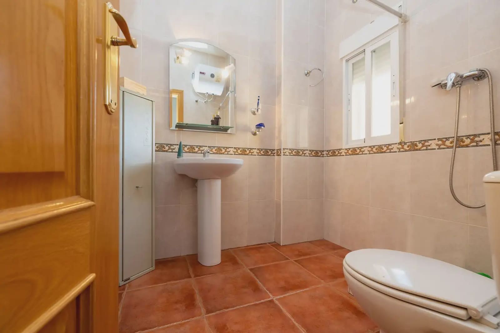 Virksomhed til salg i Ventas de Huelma - € 549.000 (Ref: 9837027)