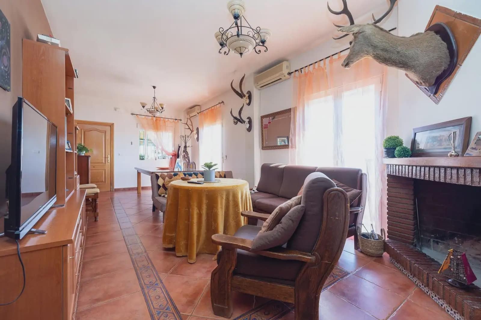 Virksomhed til salg i Ventas de Huelma - € 549.000 (Ref: 9837027)