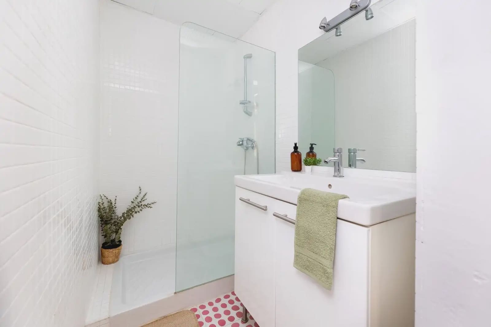 Leilighet til salgs i Granada by - € 299 000 (Ref: 9837028)