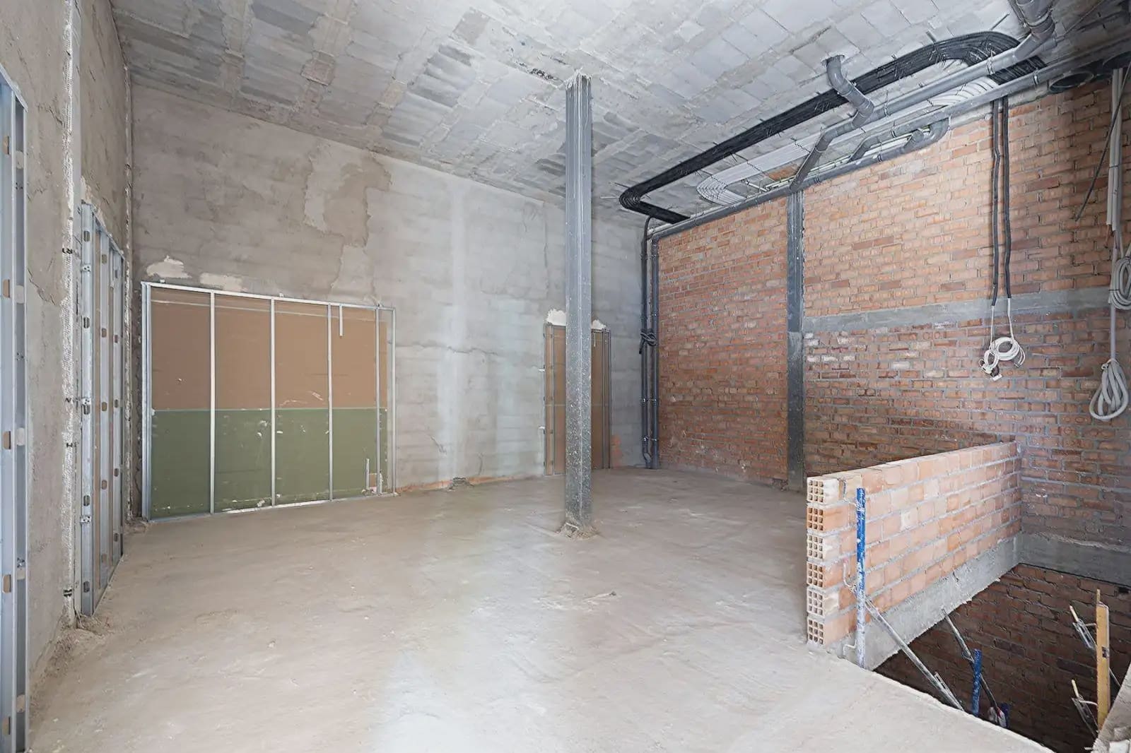 Commercieel te koop in Granada stad - € 350.000 (Ref: 9837030)
