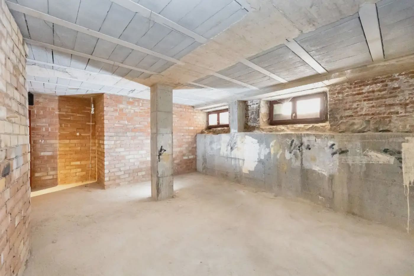 Gewerbe zu verkaufen in Granada Stadt - 100.000 € (Ref: 9837031)