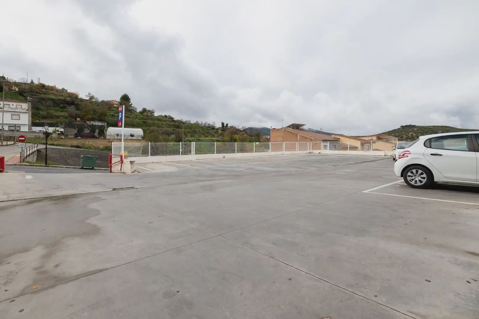 Commercial for sale in Castillo de Locubin - € 550,000 (Ref: 9837034)