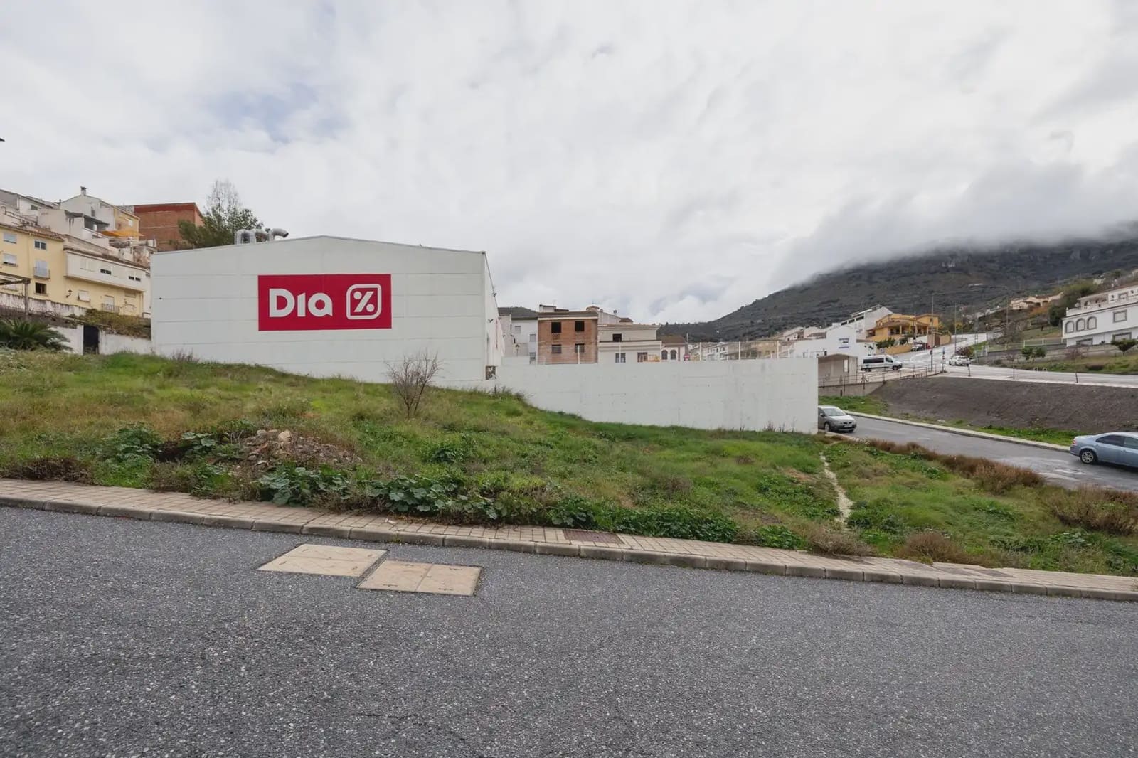 Commercial for sale in Castillo de Locubin - € 550,000 (Ref: 9837034)