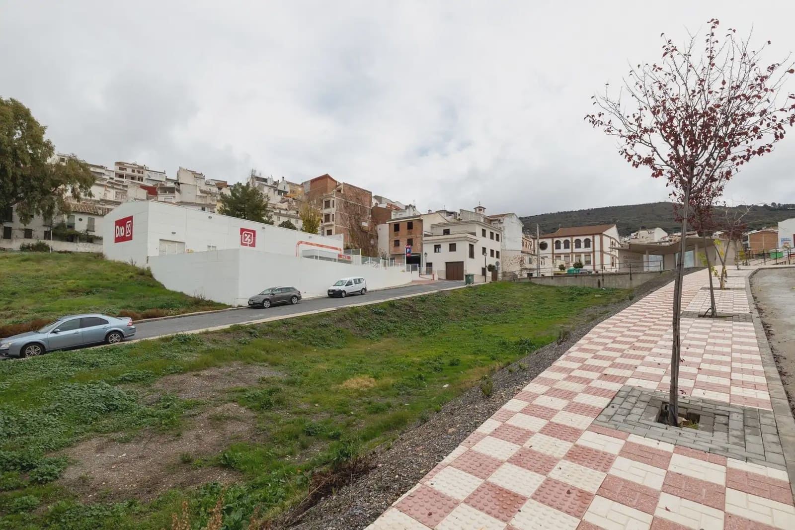 Commercial for sale in Castillo de Locubin - € 550,000 (Ref: 9837034)