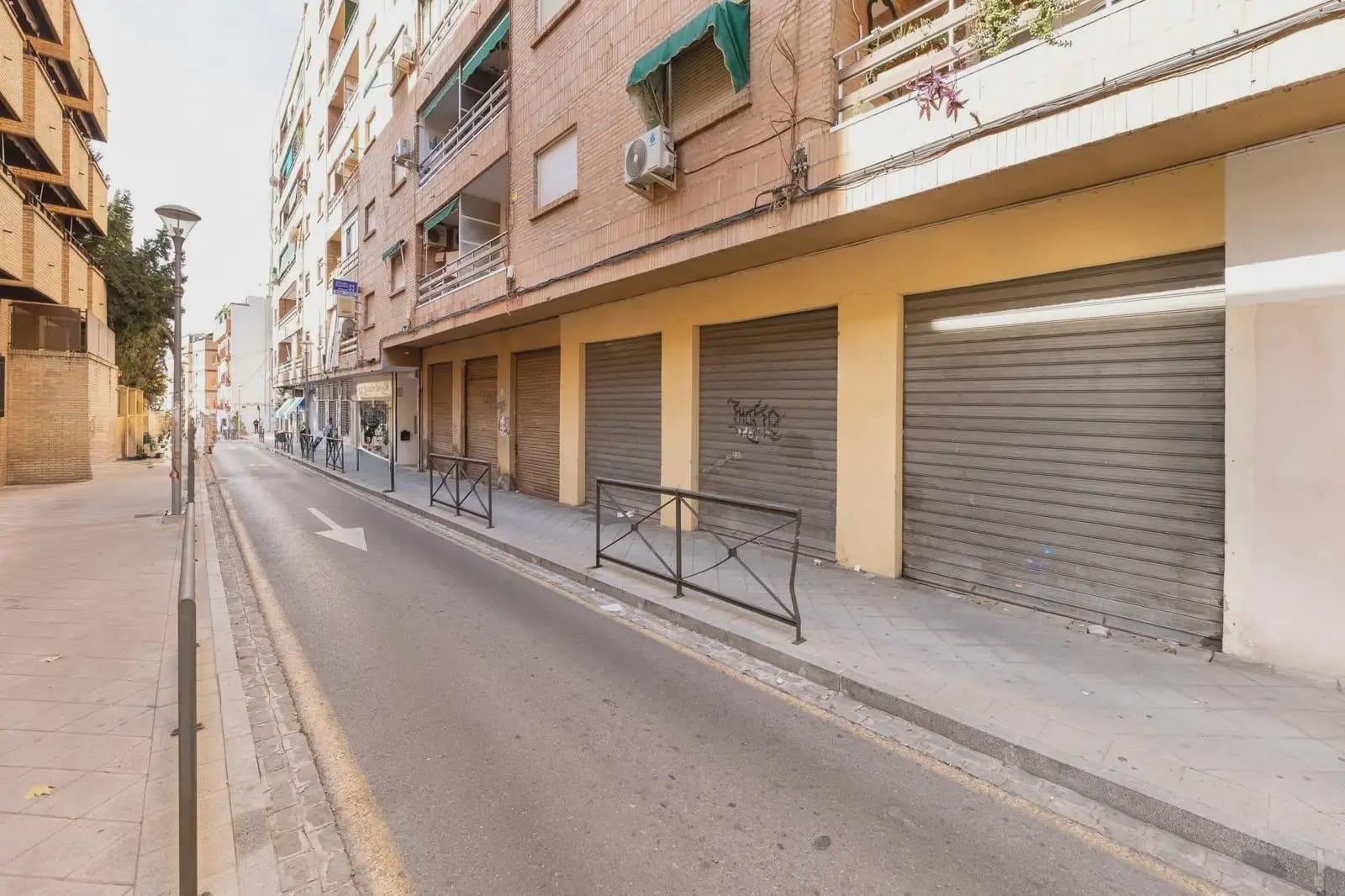 Local Comercial en Granada ciudad en venta - 159.900 € (Ref: 9837037)