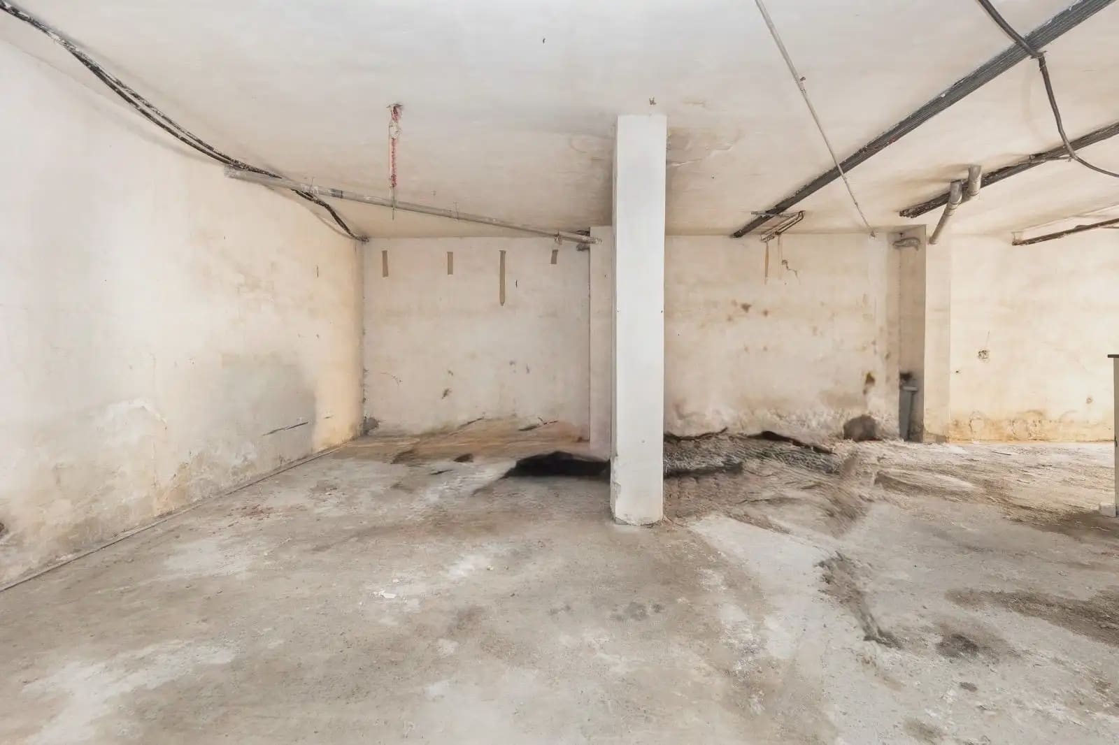 Local Comercial en Granada ciudad en venta - 159.900 € (Ref: 9837037)