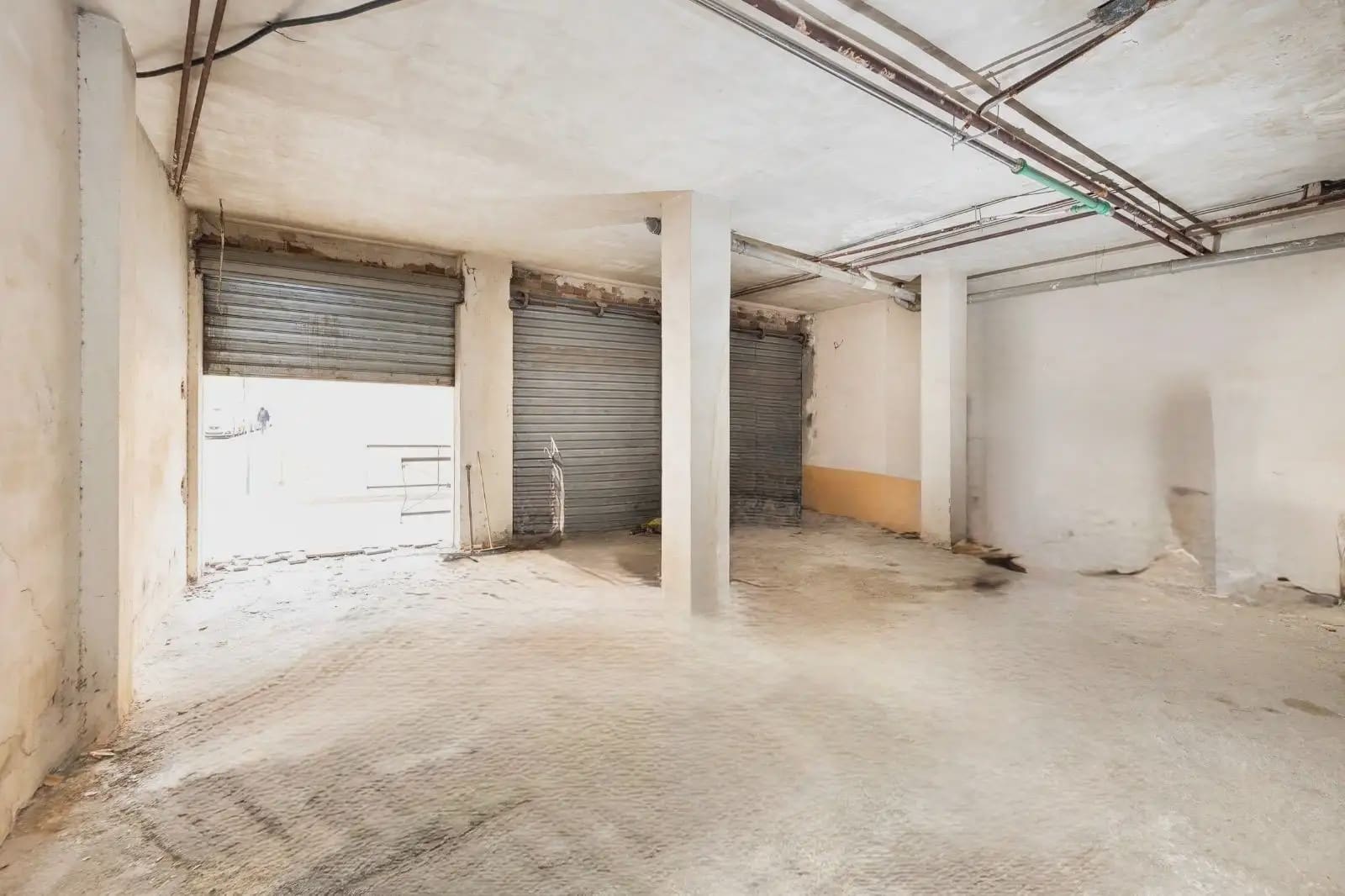 Local Comercial en Granada ciudad en venta - 159.900 € (Ref: 9837037)
