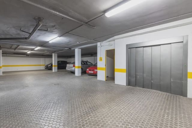 Garasje til salgs i San Matías - Realejo, Granada by - € 27 500 (Ref: 9837038)