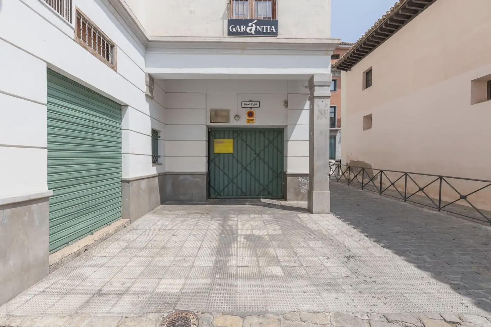 Garage for sale in Granada city - € 27,500 (Ref: 9837038)
