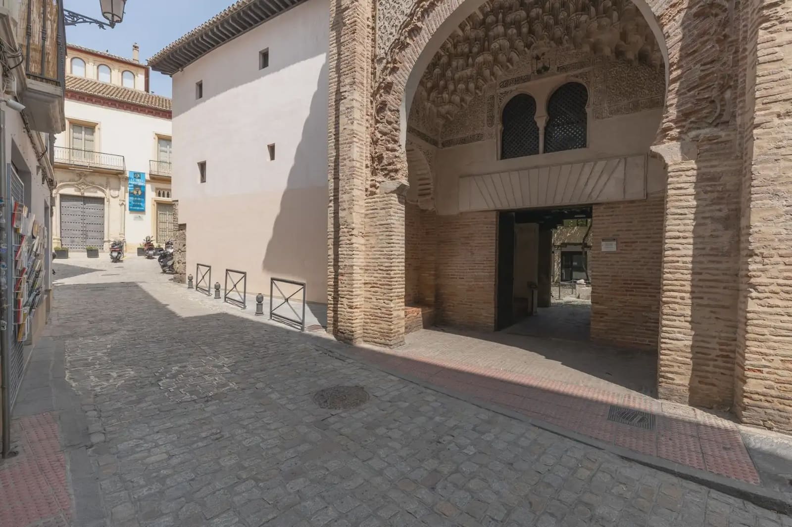 Garage for sale in Granada city - € 27,500 (Ref: 9837038)