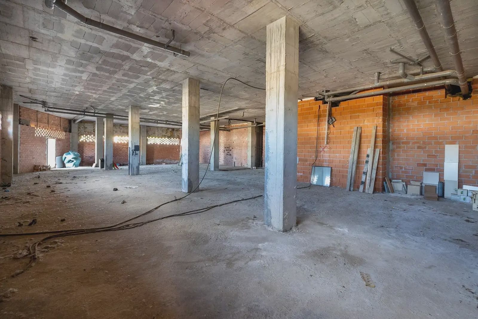 Commerciale in vendita in Armilla - 500.000 € (Rif: 9837039)