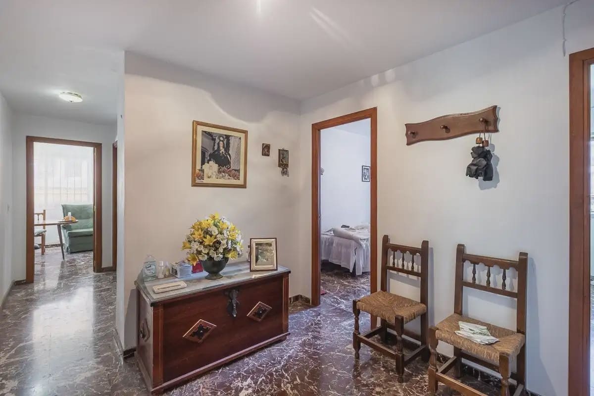 Flat for sale in Guadix - € 120,000 (Ref: 9837041)