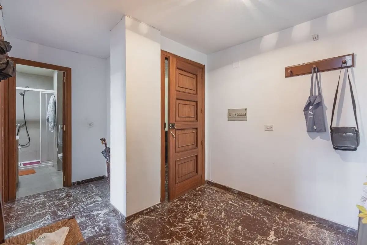Flat for sale in Guadix - € 120,000 (Ref: 9837041)
