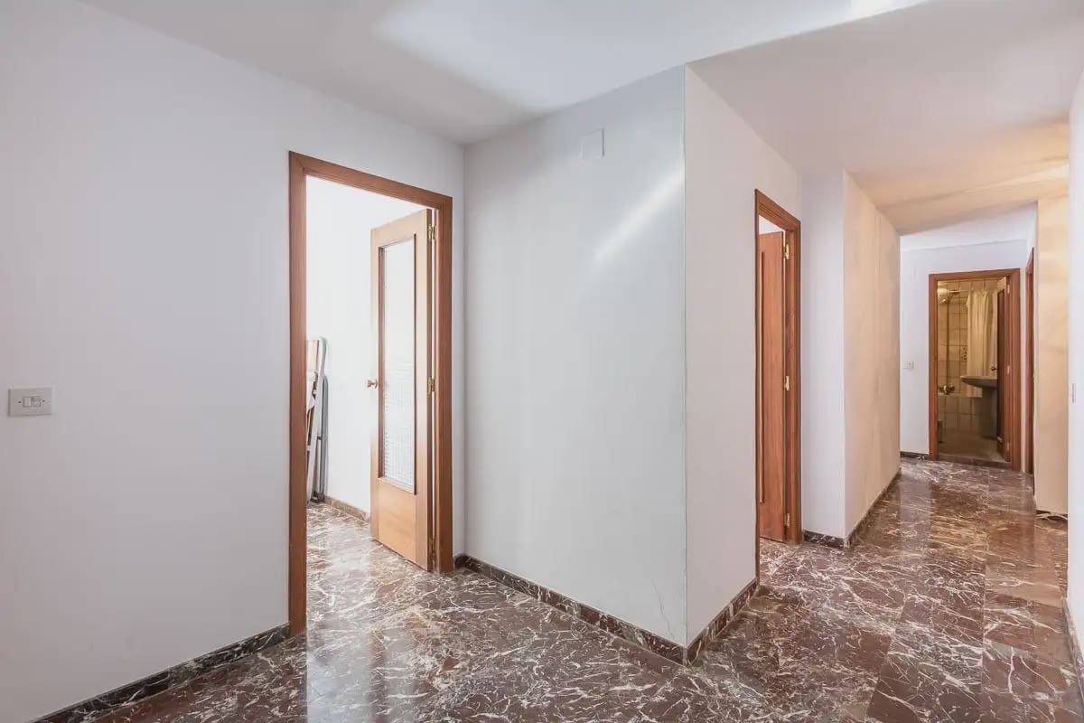 Flat for sale in Guadix - € 120,000 (Ref: 9837041)