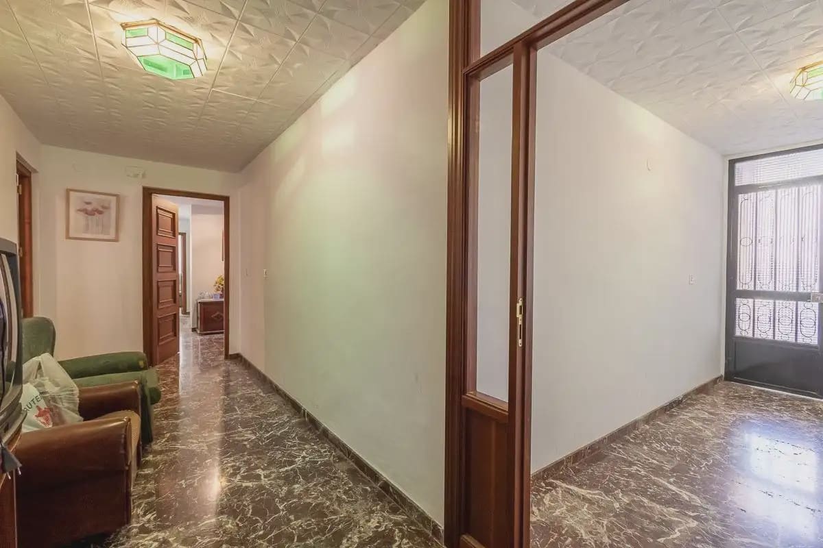 Flat for sale in Guadix - € 120,000 (Ref: 9837041)