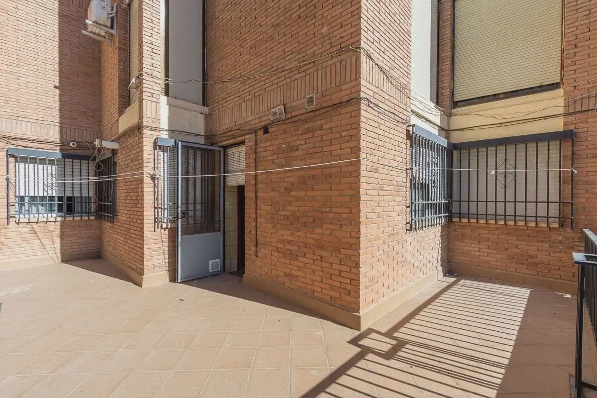 Flat for sale in Guadix - € 120,000 (Ref: 9837041)