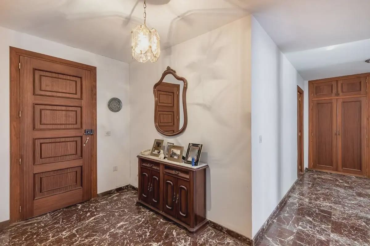 Flat for sale in Guadix - € 120,000 (Ref: 9837041)