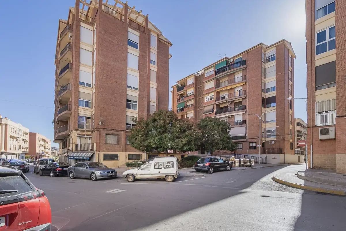 Flat for sale in Guadix - € 120,000 (Ref: 9837041)