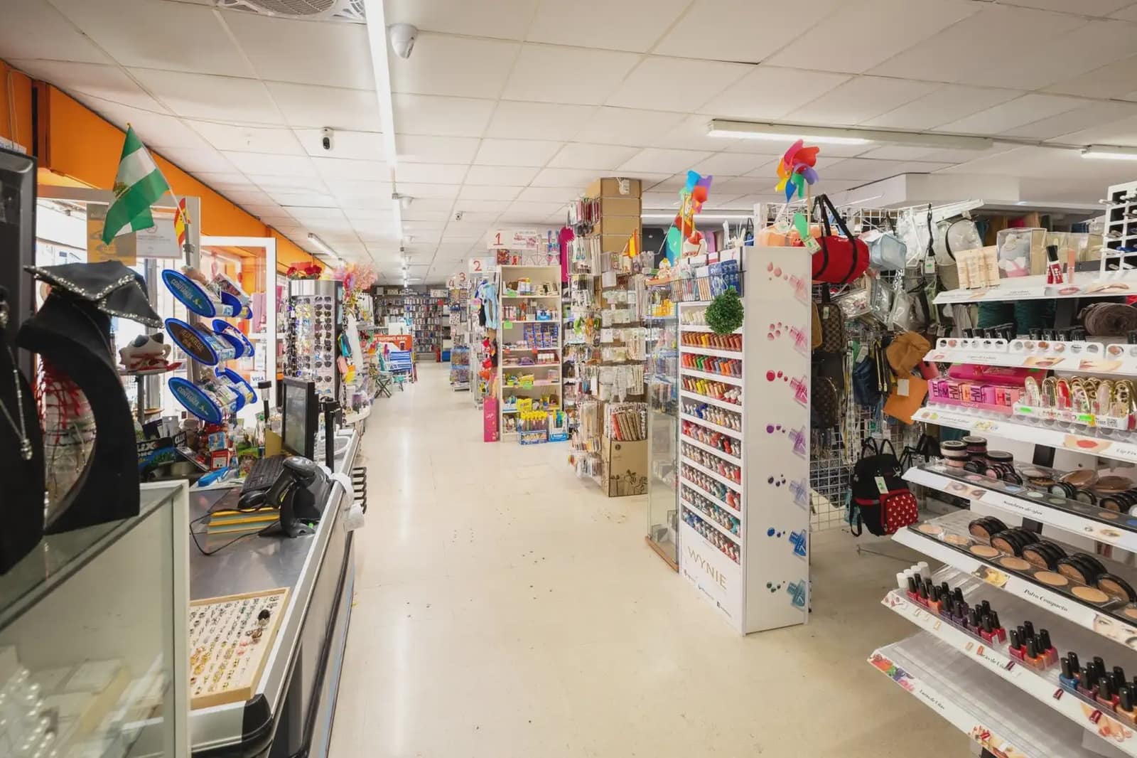 Local Comercial en Peligros en venta - 215.000 € (Ref: 9837043)