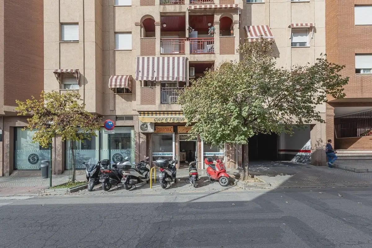 Local Comercial en Granada ciudad en venta - 149.000 € (Ref: 9837044)