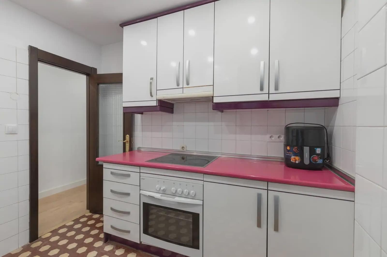 Lejlighed til salg i Granada by - € 249.000 (Ref: 9837045)