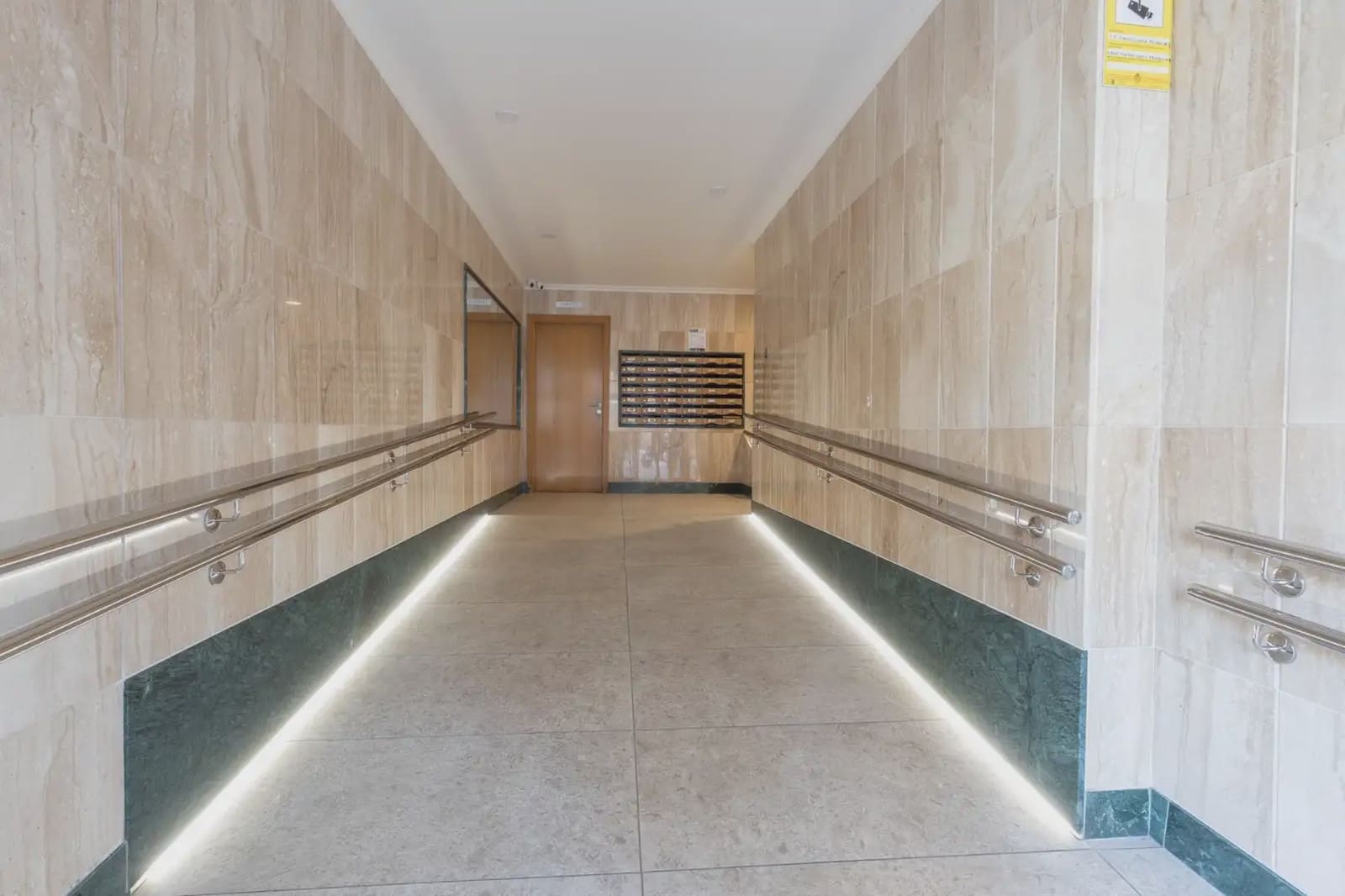 Lejlighed til salg i Granada by - € 249.000 (Ref: 9837045)