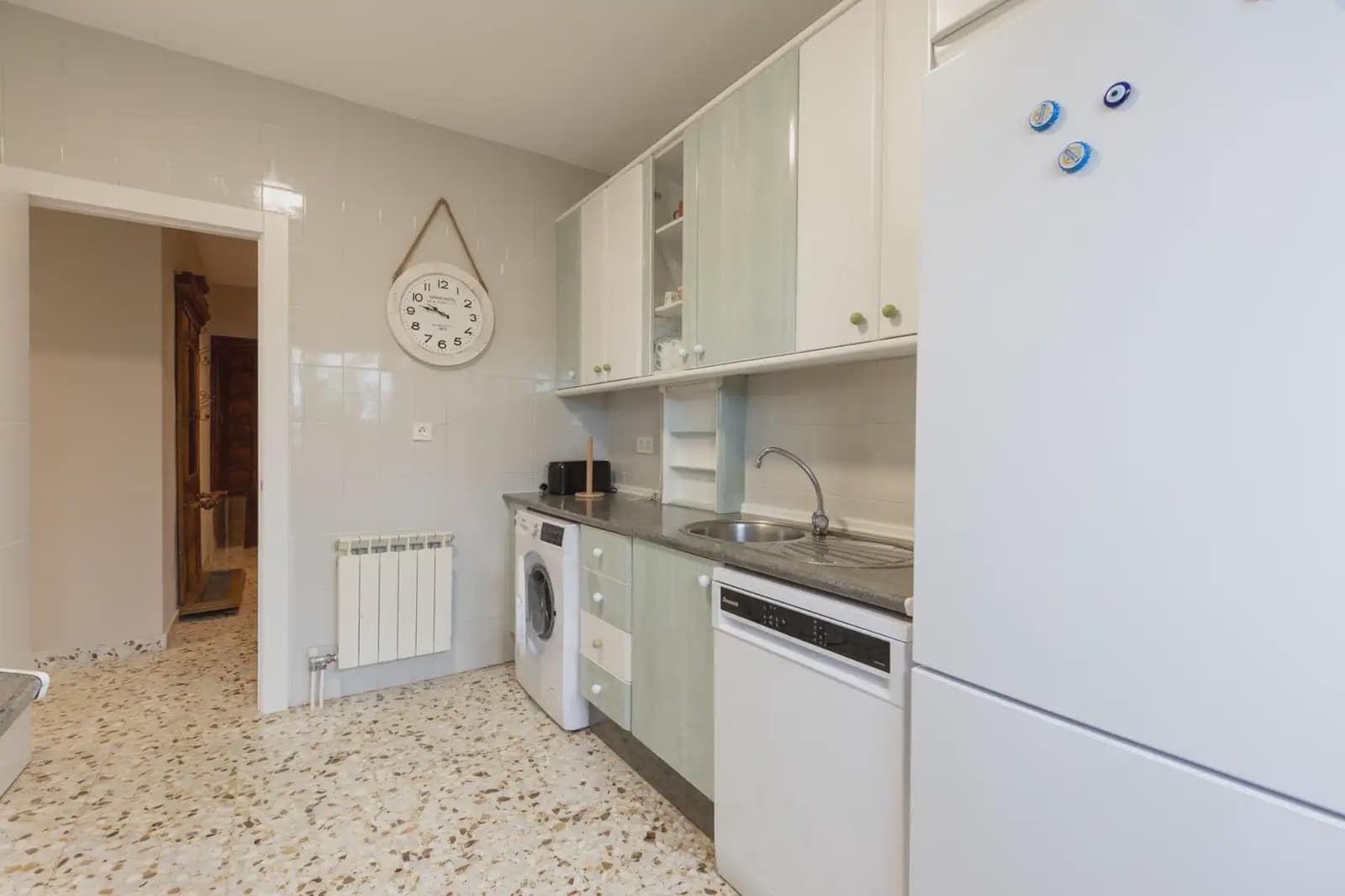 5 Zimmer Villa zu verkaufen in Huetor Santillan mit Pool - 285.000 € (Ref: 9837046)