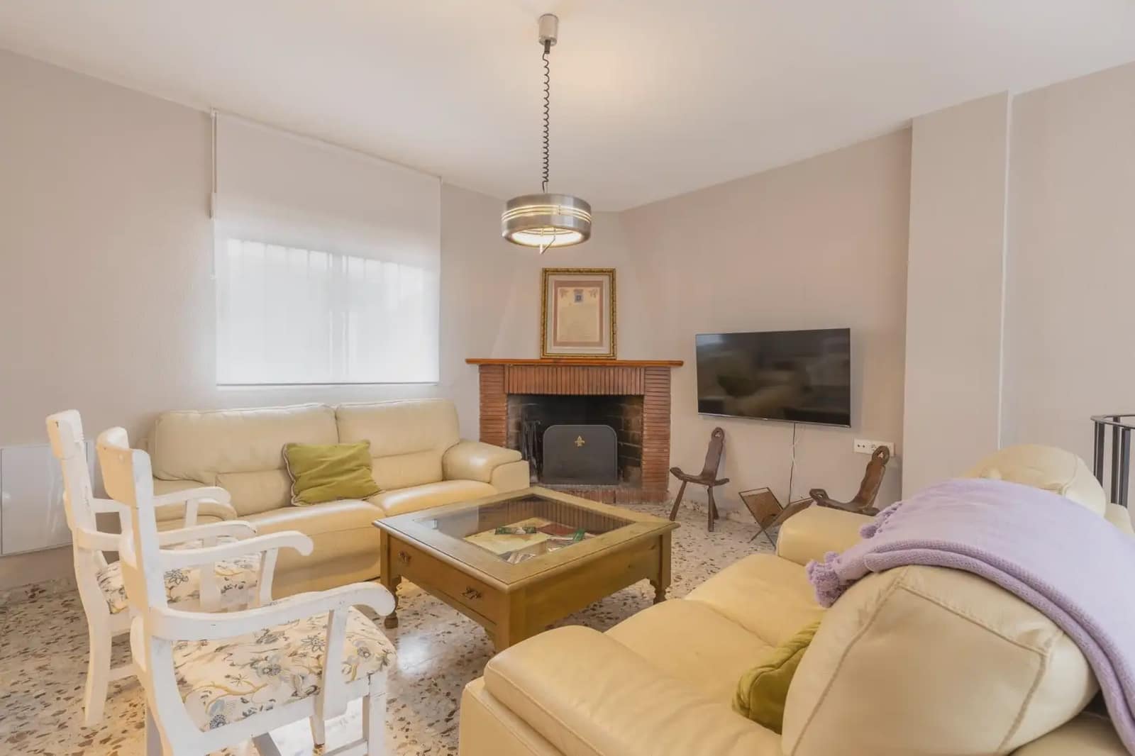 5 Zimmer Villa zu verkaufen in Huetor Santillan mit Pool - 285.000 € (Ref: 9837046)