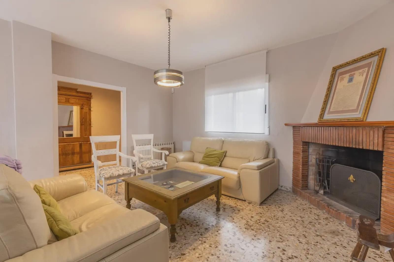 5 Zimmer Villa zu verkaufen in Huetor Santillan mit Pool - 285.000 € (Ref: 9837046)