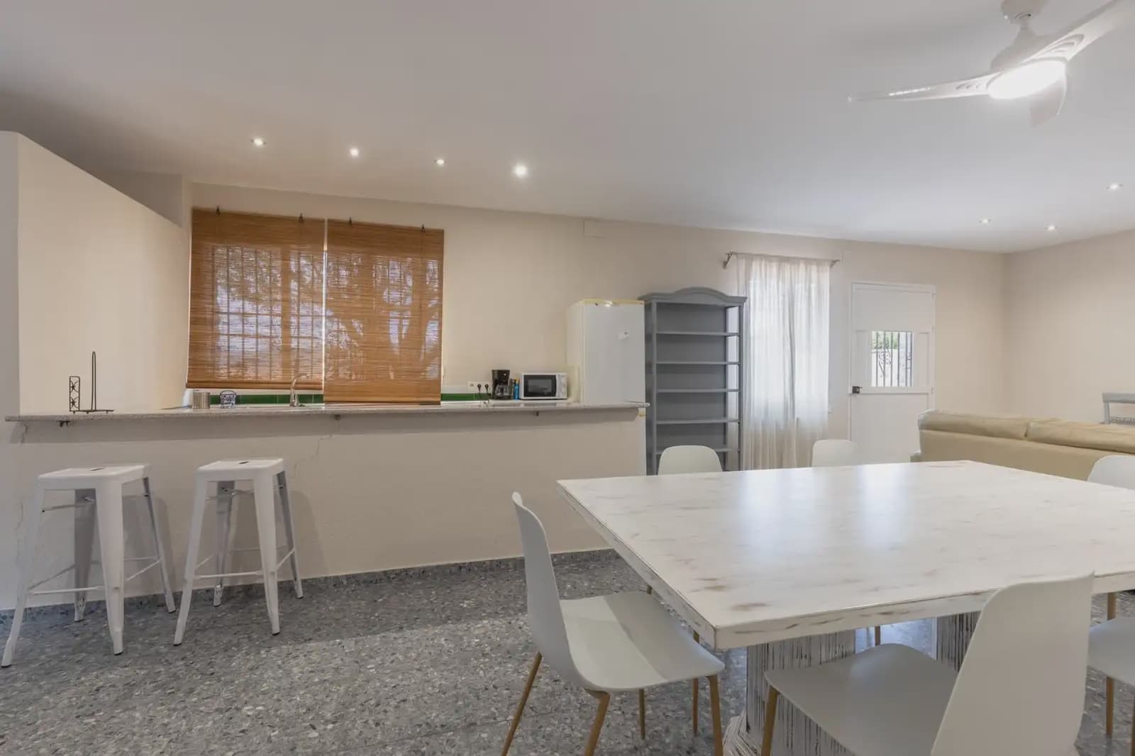 5 Zimmer Villa zu verkaufen in Huetor Santillan mit Pool - 285.000 € (Ref: 9837046)