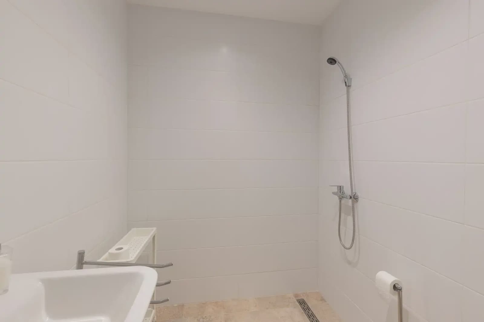 5 Zimmer Villa zu verkaufen in Huetor Santillan mit Pool - 285.000 € (Ref: 9837046)
