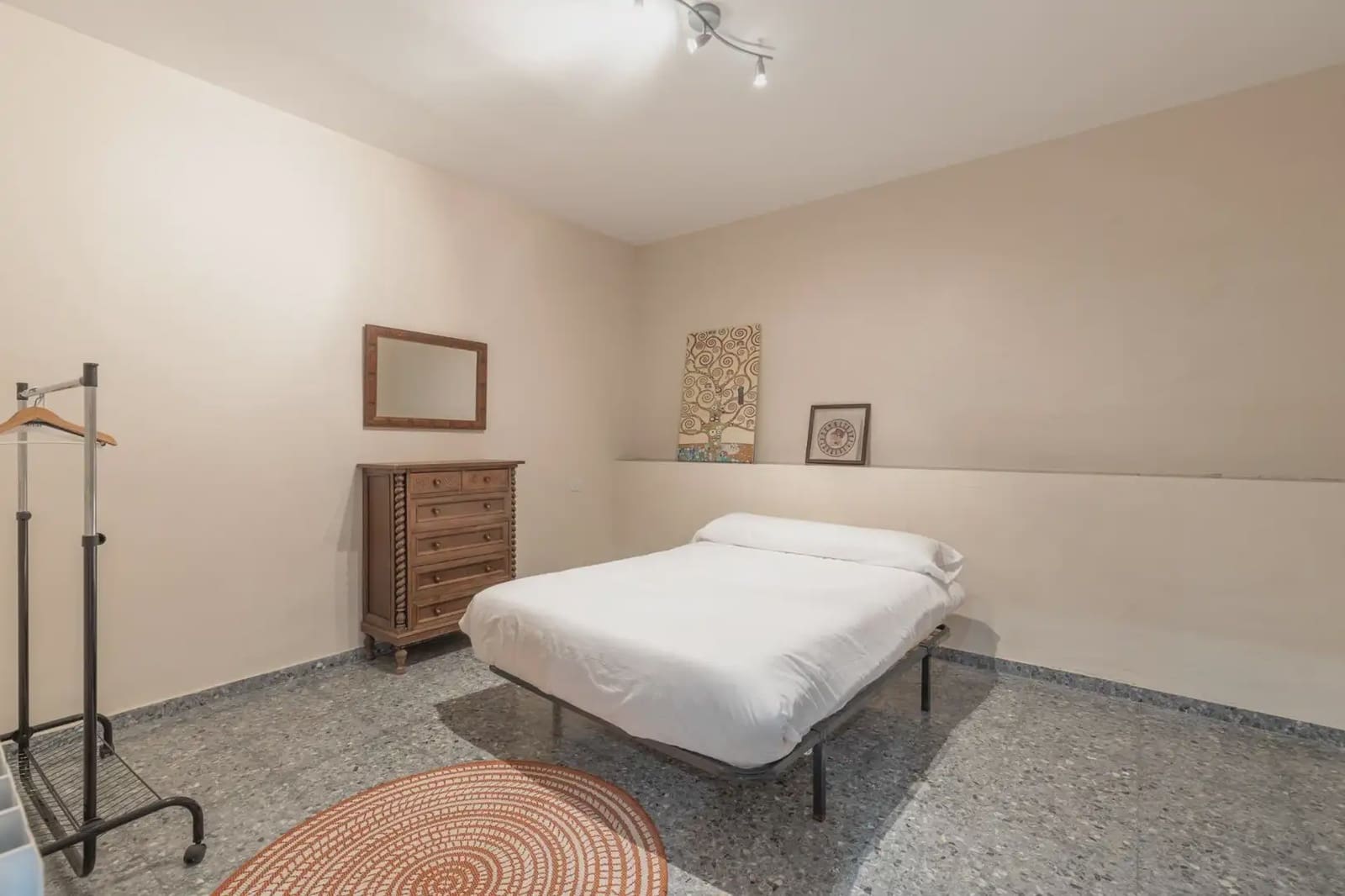 5 Zimmer Villa zu verkaufen in Huetor Santillan mit Pool - 285.000 € (Ref: 9837046)