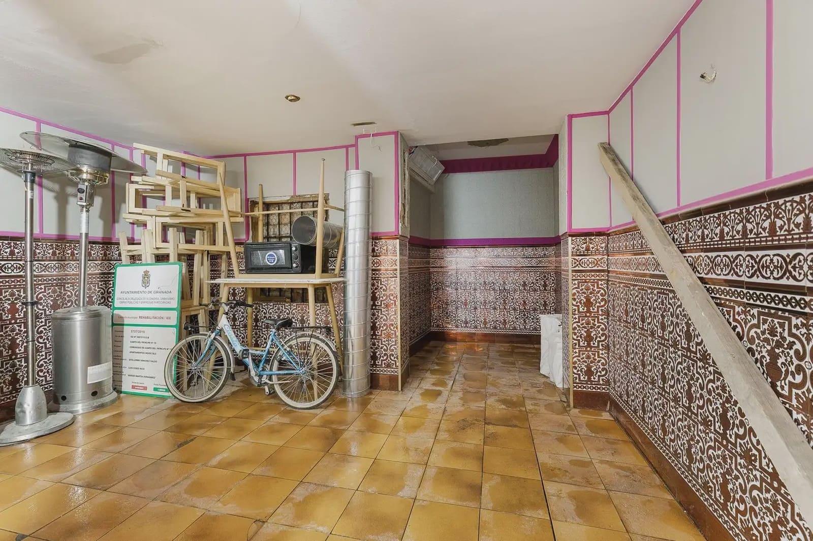 Comercial para venda em Granada cidade - 189 000 € (Ref: 9837047)
