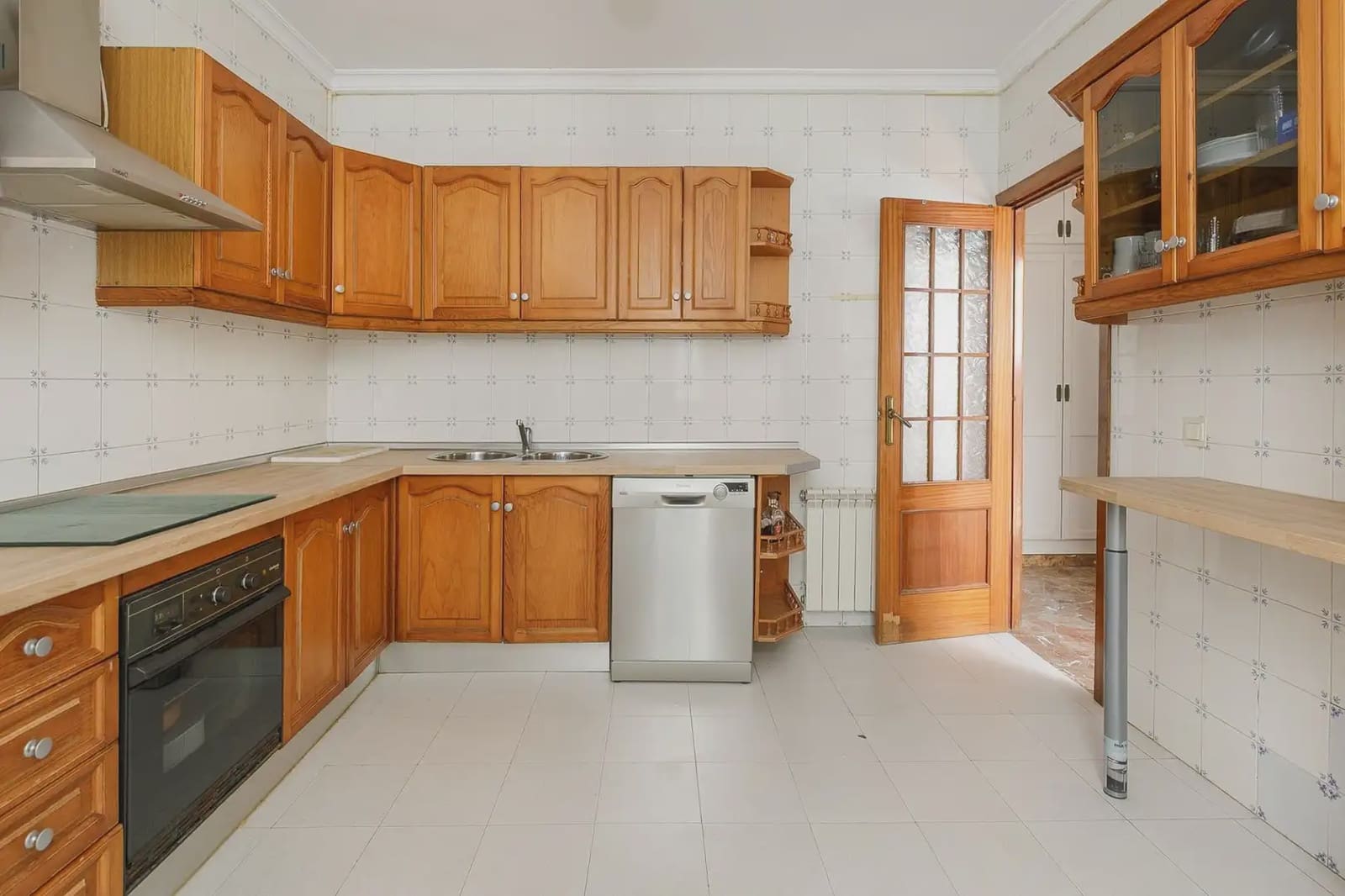 Villa for sale in Ogijares with pool garage - € 325,000 (Ref: 9837052)