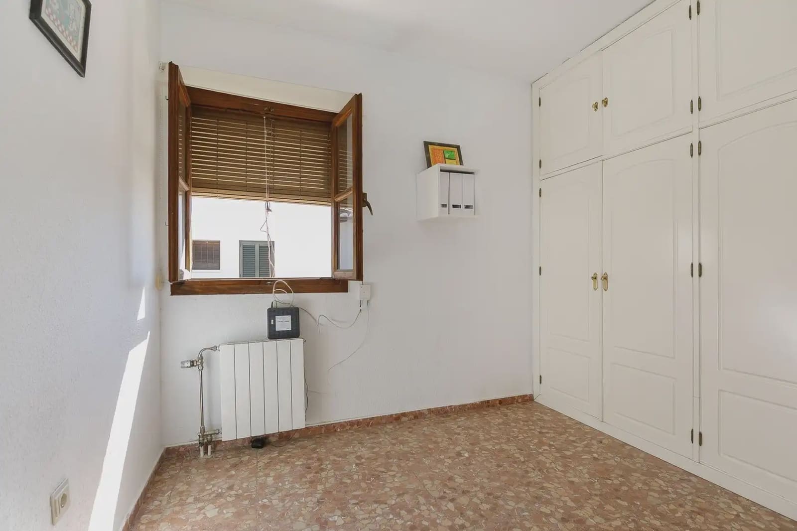 Villa for sale in Ogijares with pool garage - € 325,000 (Ref: 9837052)