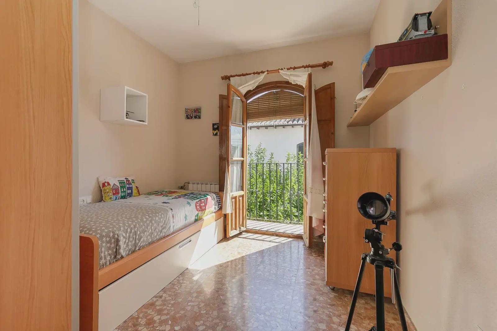 Villa for sale in Ogijares with pool garage - € 325,000 (Ref: 9837052)